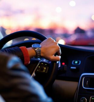 Trafikkskole i Os: Slik velger man riktig opplæring på kjøreskole