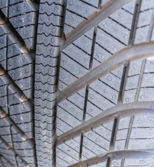 Ålesund Dekkhotell  trygg og enkel lagring av dekk gjennom hele året